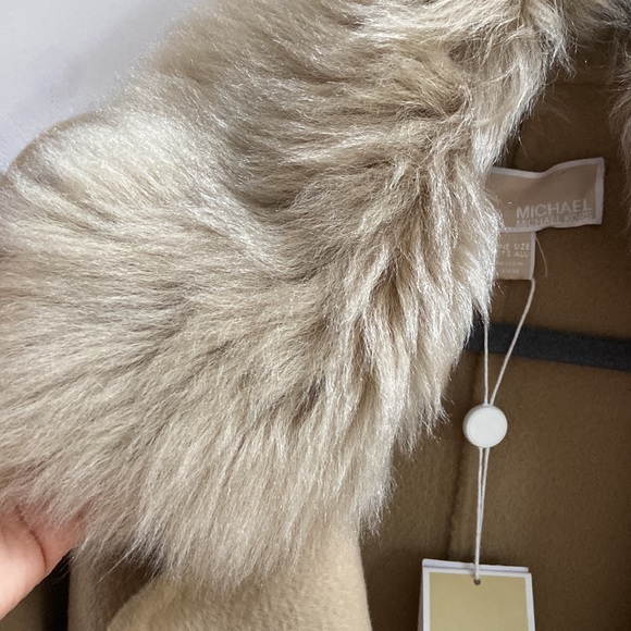 Michael Kors 100% wool cape. OS - Picture 3 of 13